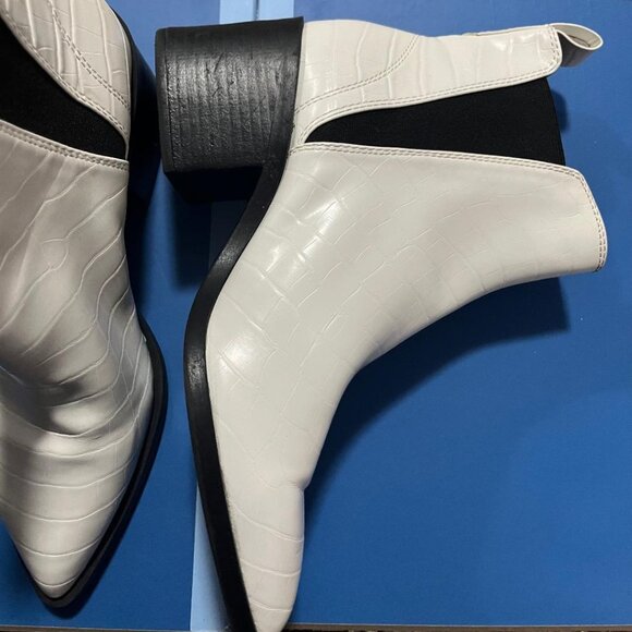 Steve madden  audience white boot size 7 1/2 - Picture 2 of 9